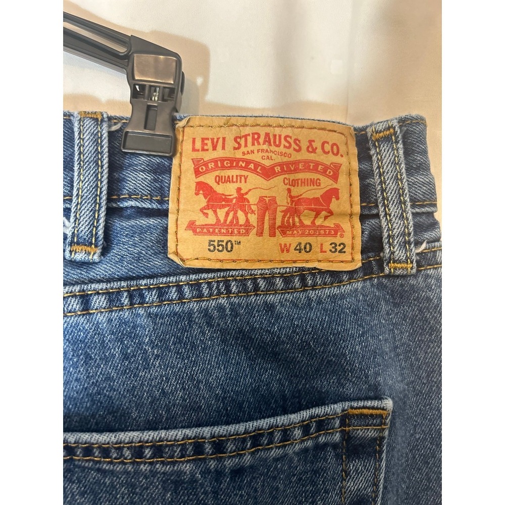 Levi's 550 Relaxed Fit Tapered Leg Jeans